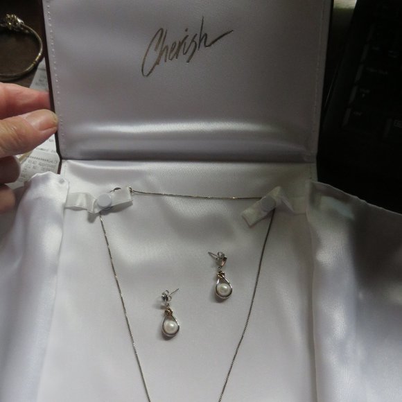 Cherish Jewelry Necklace Earring Setsilver And Pearls 8 New Poshmark